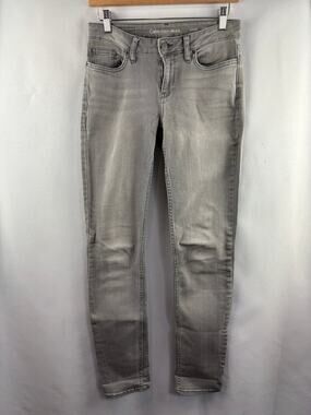 Women’s Calvin Klein Size 4x32 Light Gray Skinny Jeans